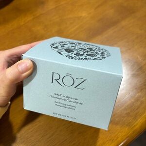 ROZ ( RÓZ ) Scalp Scrub